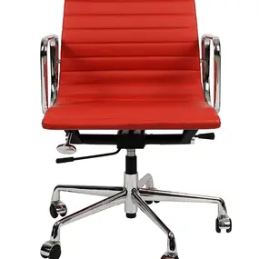 Эргономичное кресло Eames Ribbed Office Chair EA 117, красная кожа